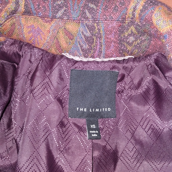 The LIMITED Coat - Picture 7 of 9